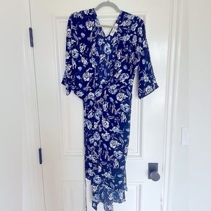 Diane Von Furstenburg MAXI DRESS- size small 💙🦋